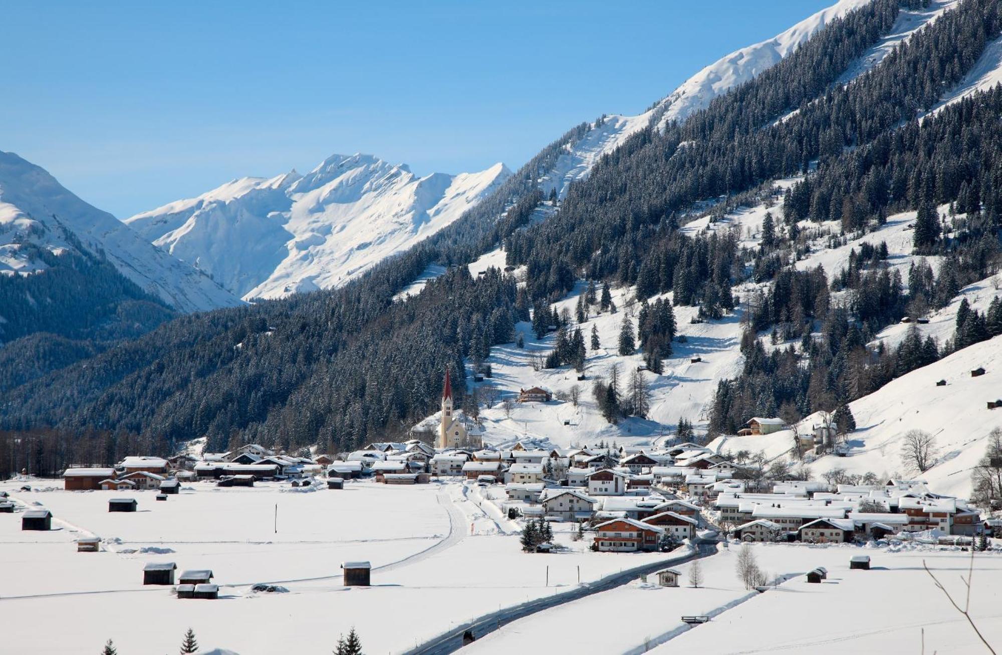 Gasthof Baren Hotell Holzgau Eksteriør bilde