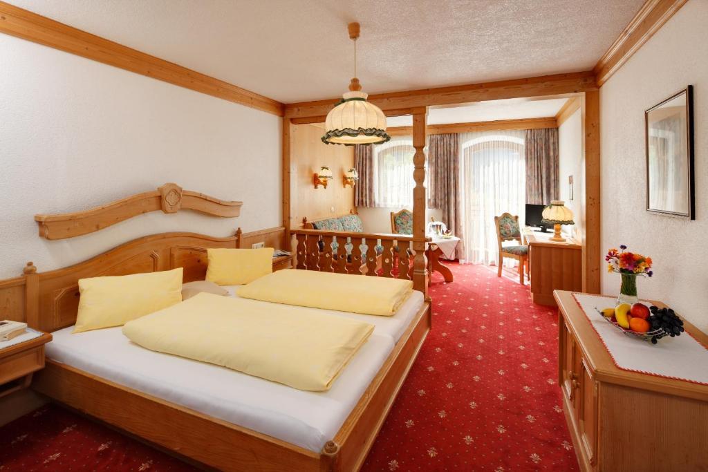 Gasthof Baren Hotell Holzgau Rom bilde