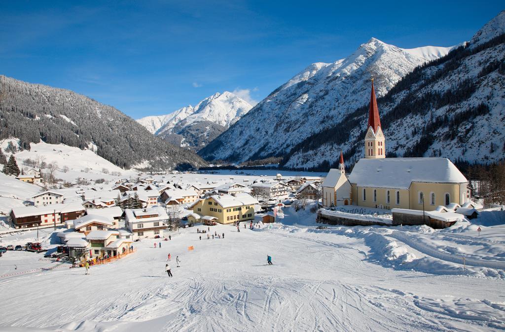 Gasthof Baren Hotell Holzgau Eksteriør bilde